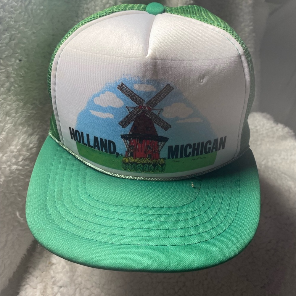 *Vintage* Snap Back Trucker Hat